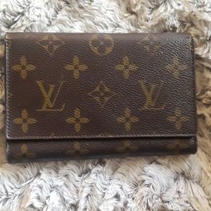 SOLD!!!!!!Louis Vuitton trifold Wallet